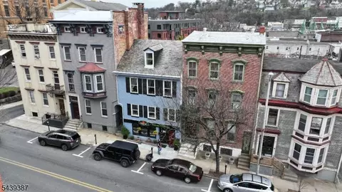 21 N 2nd St, Easton, PA 18042