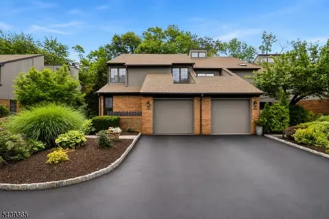 9 Shelley Pl, Morristown, NJ 07960