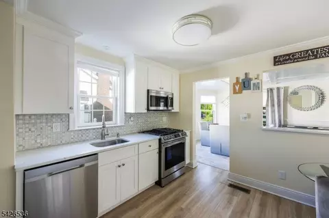 Kitchen - 1349 Belleview Ave, Plainfield, NJ 07060 photo 2 of 3