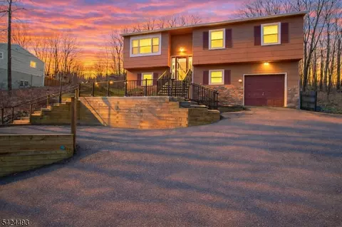142 Valley View Dr, Rockaway, NJ 07866
