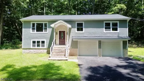 1 Appleseed Rd, Sussex, NJ 07461