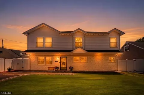88 Leber Ave, Carteret, NJ 07008