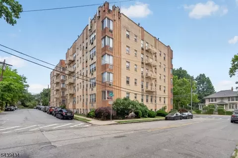 19 Lyons Ave #204, Newark, NJ 07112