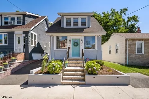 75 Smith St, Vauxhall, NJ 07088