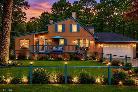 11 Rippling Brook Dr, Highland Lakes, NJ 07422