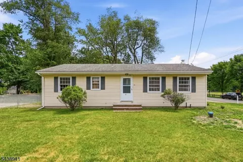 427 Warwick Tpke, Hewitt, NJ 07421