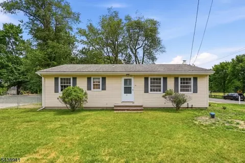 427 Warwick Tpke, Hewitt, NJ 07421