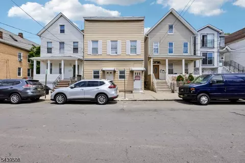 523 Franklin St, Elizabeth City, NJ 07206