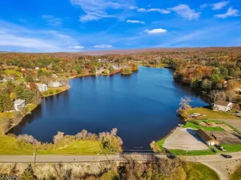 226 Lake Shr, Montague Twp, NJ 07827