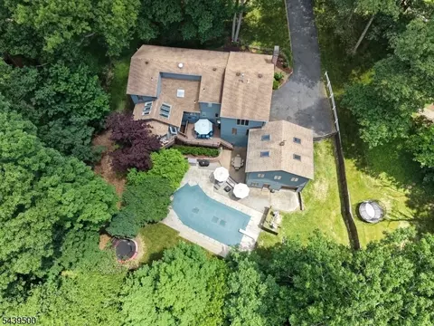 25 Timber Ln, Randolph, NJ 07869
