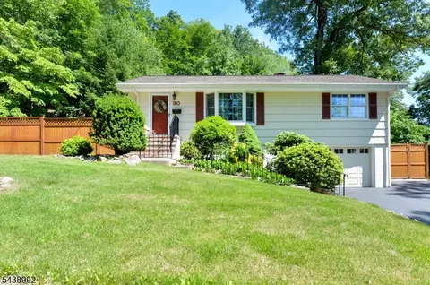 30 Knolls Rd, Bloomingdale, NJ 07403