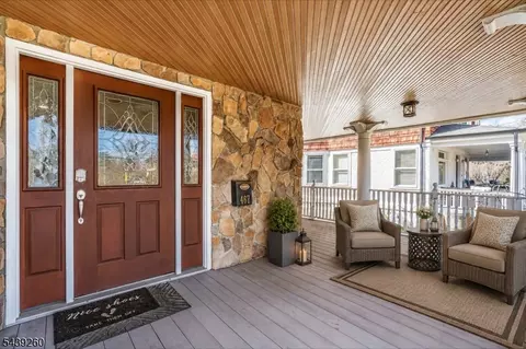 Exterior - 467 Summit Ave, Hackensack, NJ 07601 photo 3 of 7