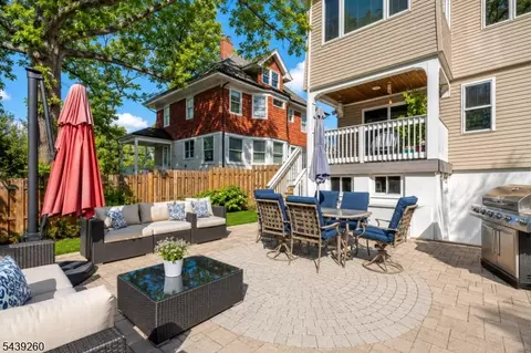 Exterior - 467 Summit Ave, Hackensack, NJ 07601 photo 6 of 7