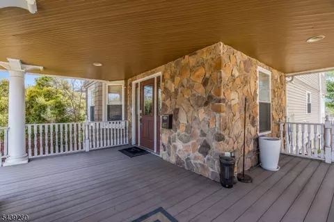 Exterior - 467 Summit Ave, Hackensack, NJ 07601 photo 4 of 7