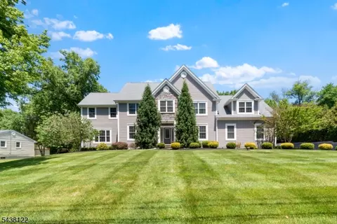 24 Claire Dr, Bridgewater, NJ 08807