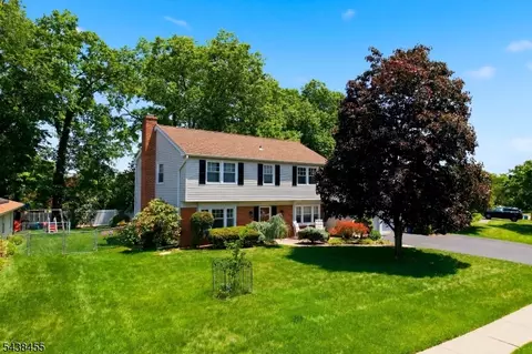 13 Abbott Rd, Somerset, NJ 08873