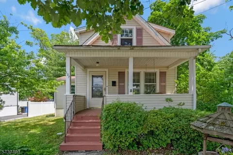 127 Elizabeth St, South Bound Brook, NJ 08880
