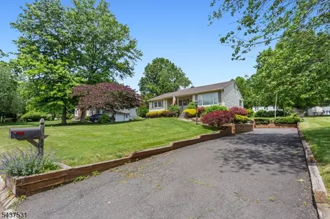 34 Cross Rd, Basking Ridge, NJ 07920