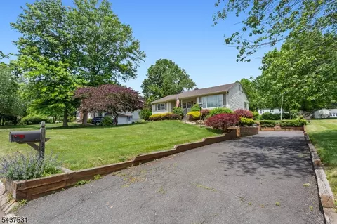 34 Cross Rd, Basking Ridge, NJ 07920