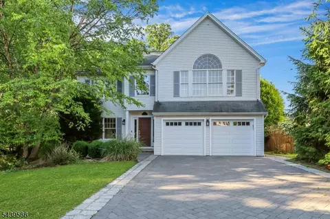 28 Serrell Dr, Montvale, NJ 07645