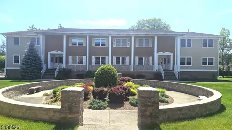 105 Newark Pompton Tpke #13, Pequannock Twp, NJ 07440