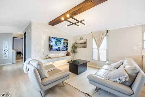 199 W 24th St, Bayonne, NJ 07002