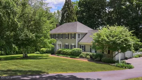 35 Rolling Hill Rd, Bernardsville, NJ 07924