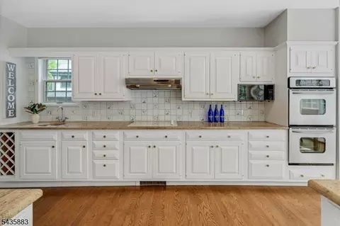 89 Beechwood Rd, Summit, NJ 07901 photo 15