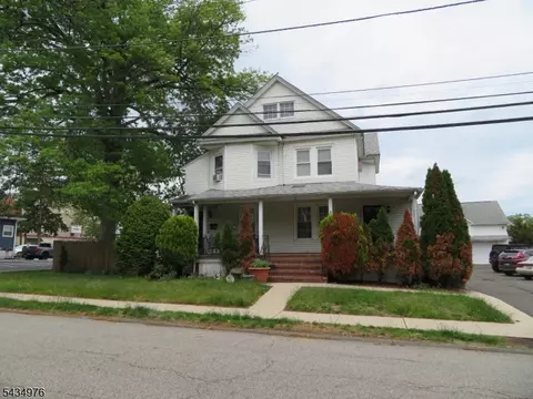 12 Bergen St, Westwood, NJ 07675