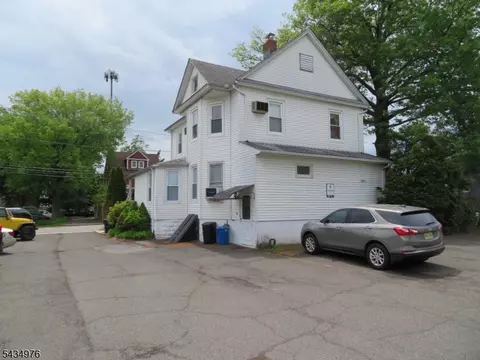 12 Bergen St, Westwood, NJ 07675