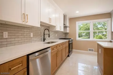 31 Shearn Dr, Middlesex, NJ 08846 photo 10