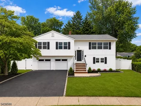 31 Shearn Dr, Middlesex, NJ 08846 photo 3