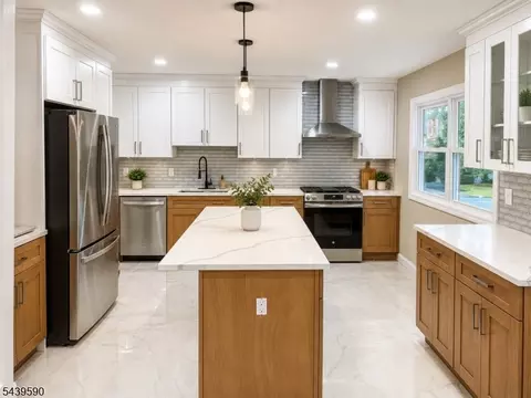 31 Shearn Dr, Middlesex, NJ 08846 photo 2
