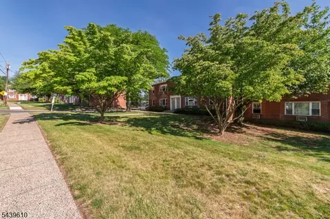 93 Fox Rd, Edison, NJ 08817