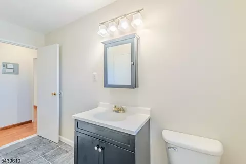 Bath - 93 Fox Rd, Edison, NJ 08817 photo 2 of 2