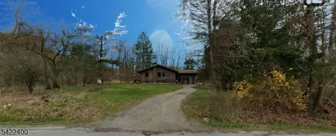 17 Butternut Dr, Vernon Twp, NJ 07462
