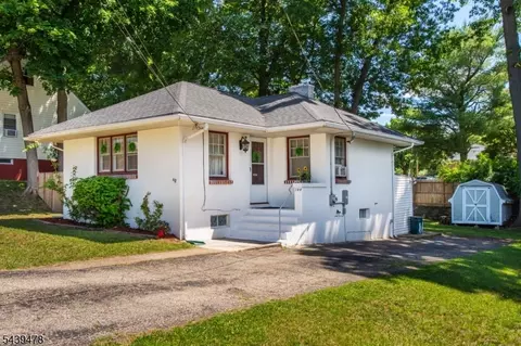 144 Baker St, Dover, NJ 07801