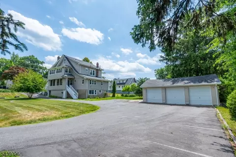 81 Lane Ave, West Caldwell, NJ 07006