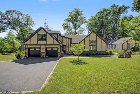 235 Old Chester Rd, Chester, NJ 07930