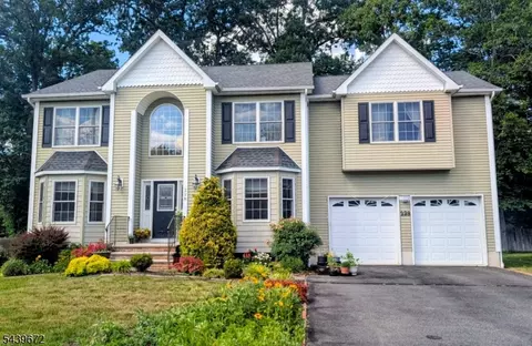 228 Atlantic Dr, Parsippany, NJ 07054