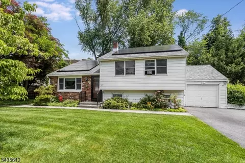 22 Forest Trl, Denville, NJ 07834