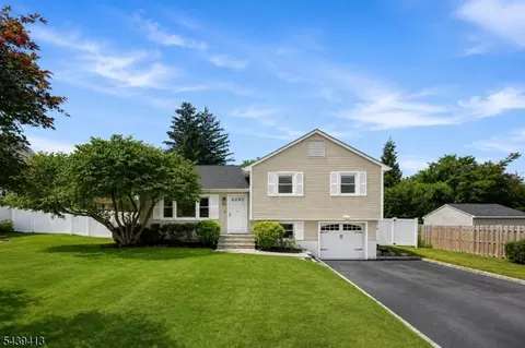 13 Cedar St, East Hanover, NJ 07936