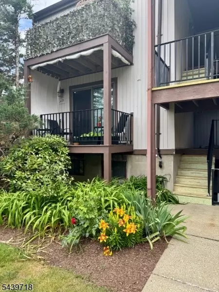 17329 Aspen Ct, Stanhope, NJ 07874