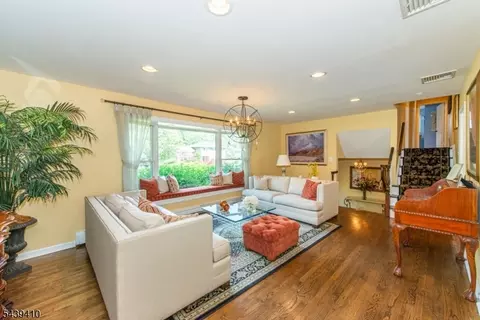 11 Crane Dr, Pine Brook, NJ 07058 photo 5