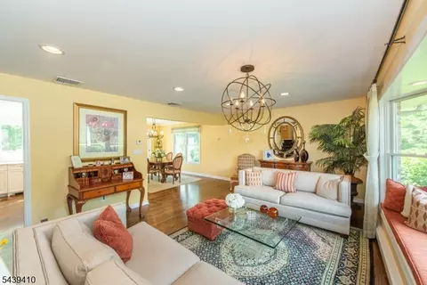 11 Crane Dr, Pine Brook, NJ 07058 photo 4