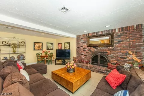 11 Crane Dr, Pine Brook, NJ 07058 photo 14