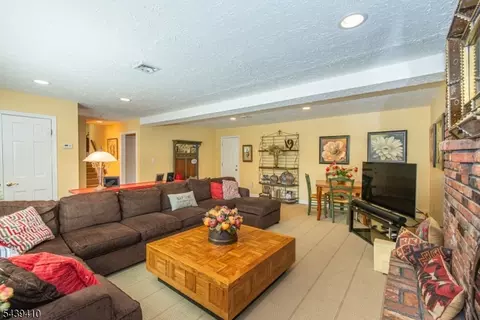 11 Crane Dr, Pine Brook, NJ 07058 photo 15