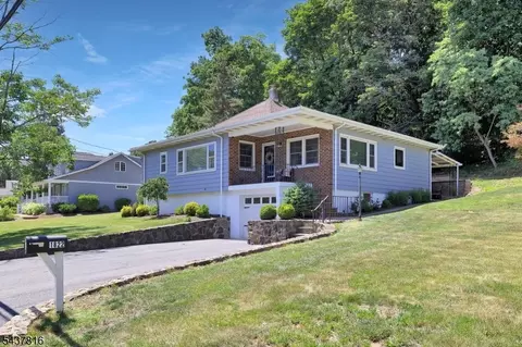 1822 Long Hill Rd, Long Hill, NJ 07946