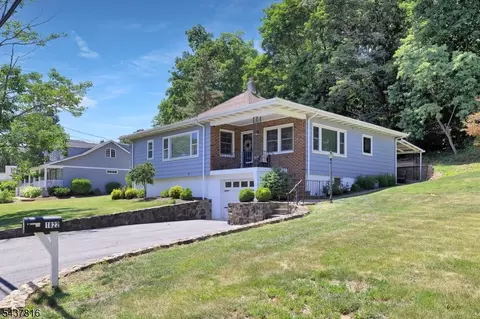 1822 Long Hill Rd, Long Hill, NJ 07946