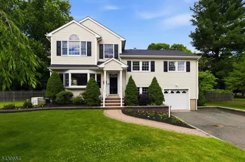 46 Circle Rd, Florham Park, NJ 07932